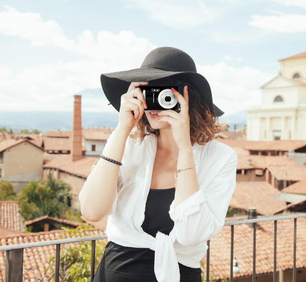 Acuvar 16MP Megapixel Compact Digital Camera and Video with 2.4 Screen and USB Cable